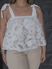 Camisa flowers 3D blanca y beige