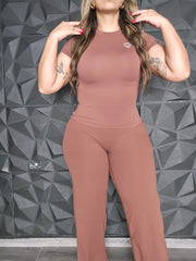 Set Activewear Marrón Camisa Mangas Cortas & Pantalón