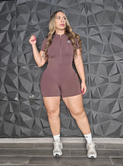 Enterizo Corto Marrón Activewear Con Mangas Cortas y Zipper